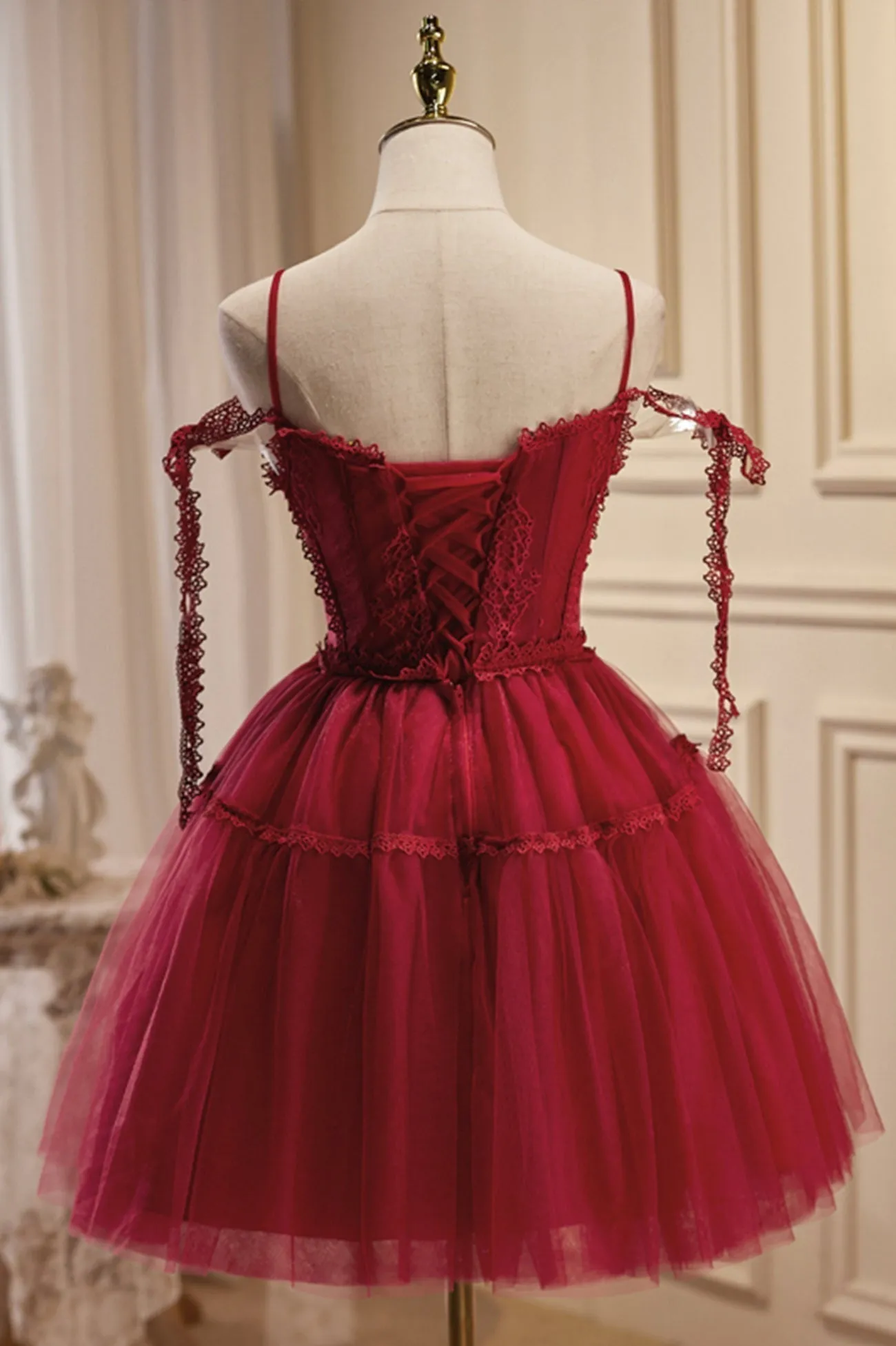 Burgundy Lace Short A-line Prom Dress Cute Spaghetti Strap Party Dress
