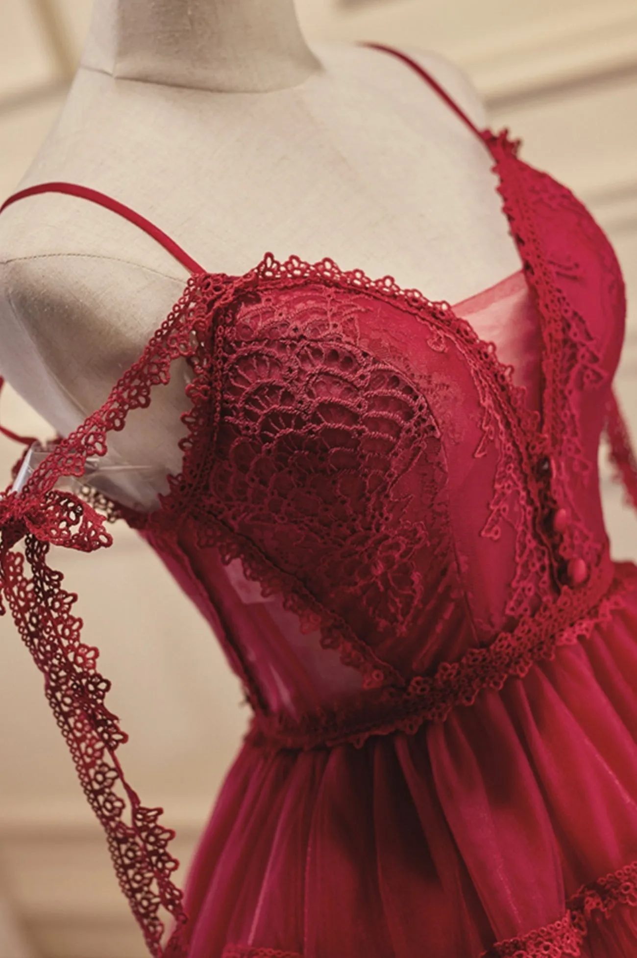 Burgundy Lace Short A-line Prom Dress Cute Spaghetti Strap Party Dress