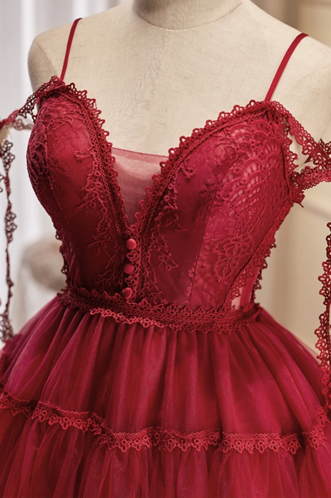 Burgundy Lace Short A-line Prom Dress Cute Spaghetti Strap Party Dress