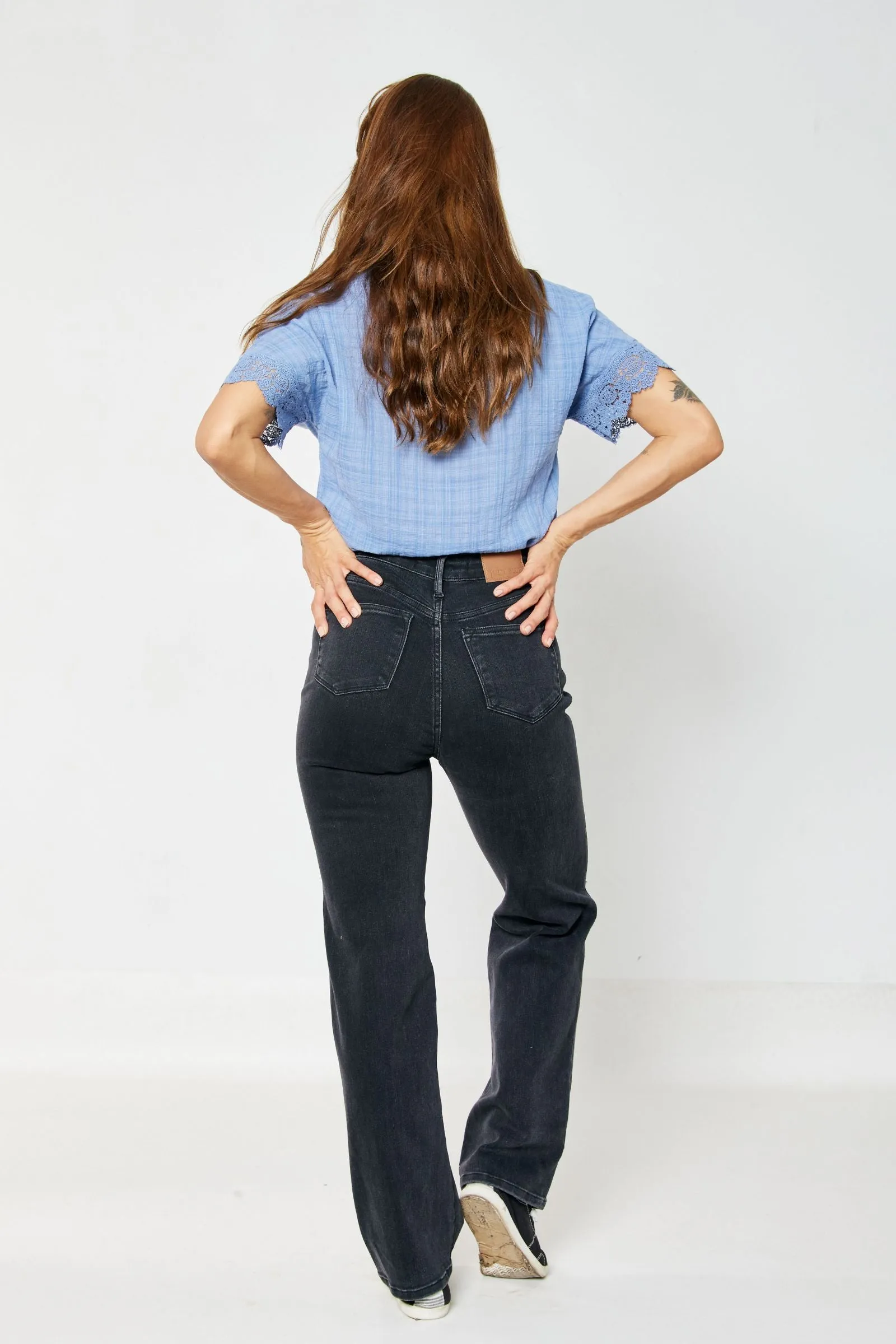 Judy Blue High Rise Rigid Magic 90's Distressed Straight Jeans in Black 88737