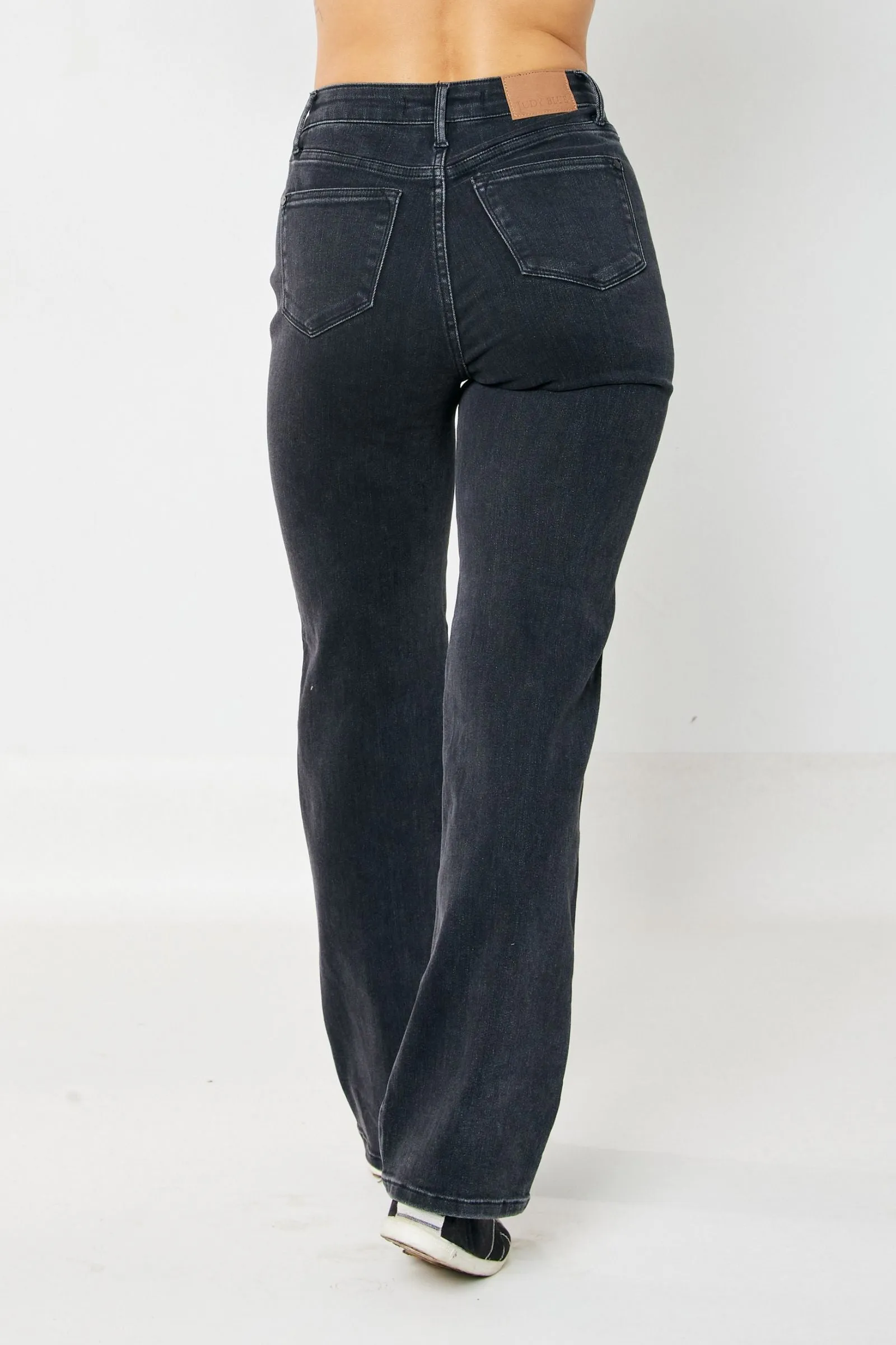 Judy Blue High Rise Rigid Magic 90's Distressed Straight Jeans in Black 88737