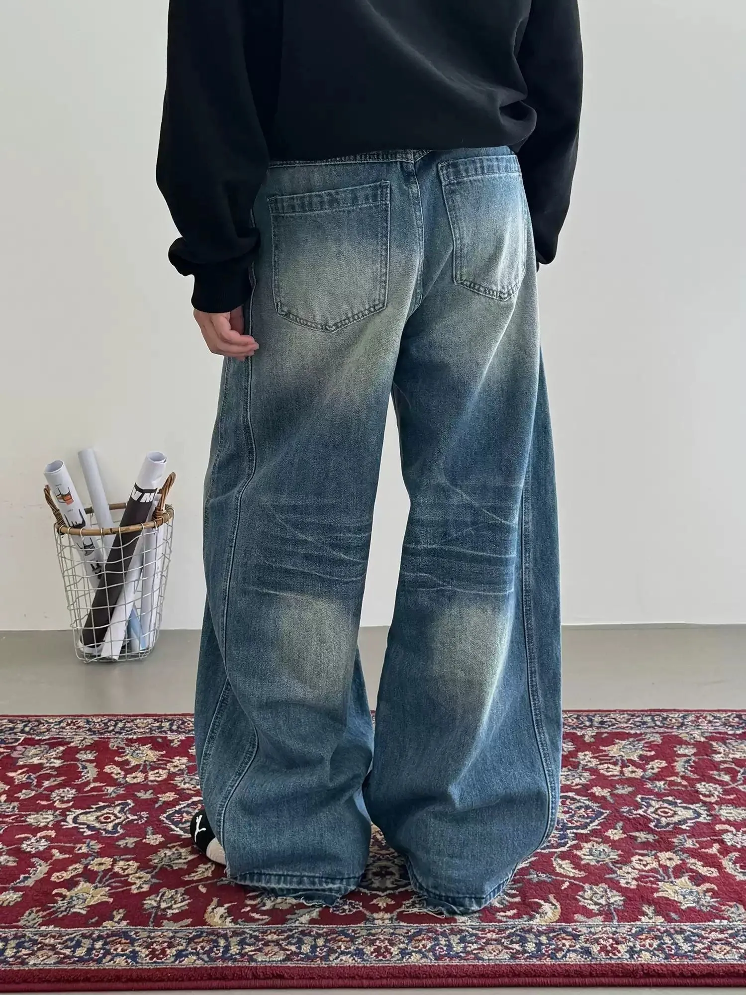 Nine Faded Multi-Seams Loose Jeans