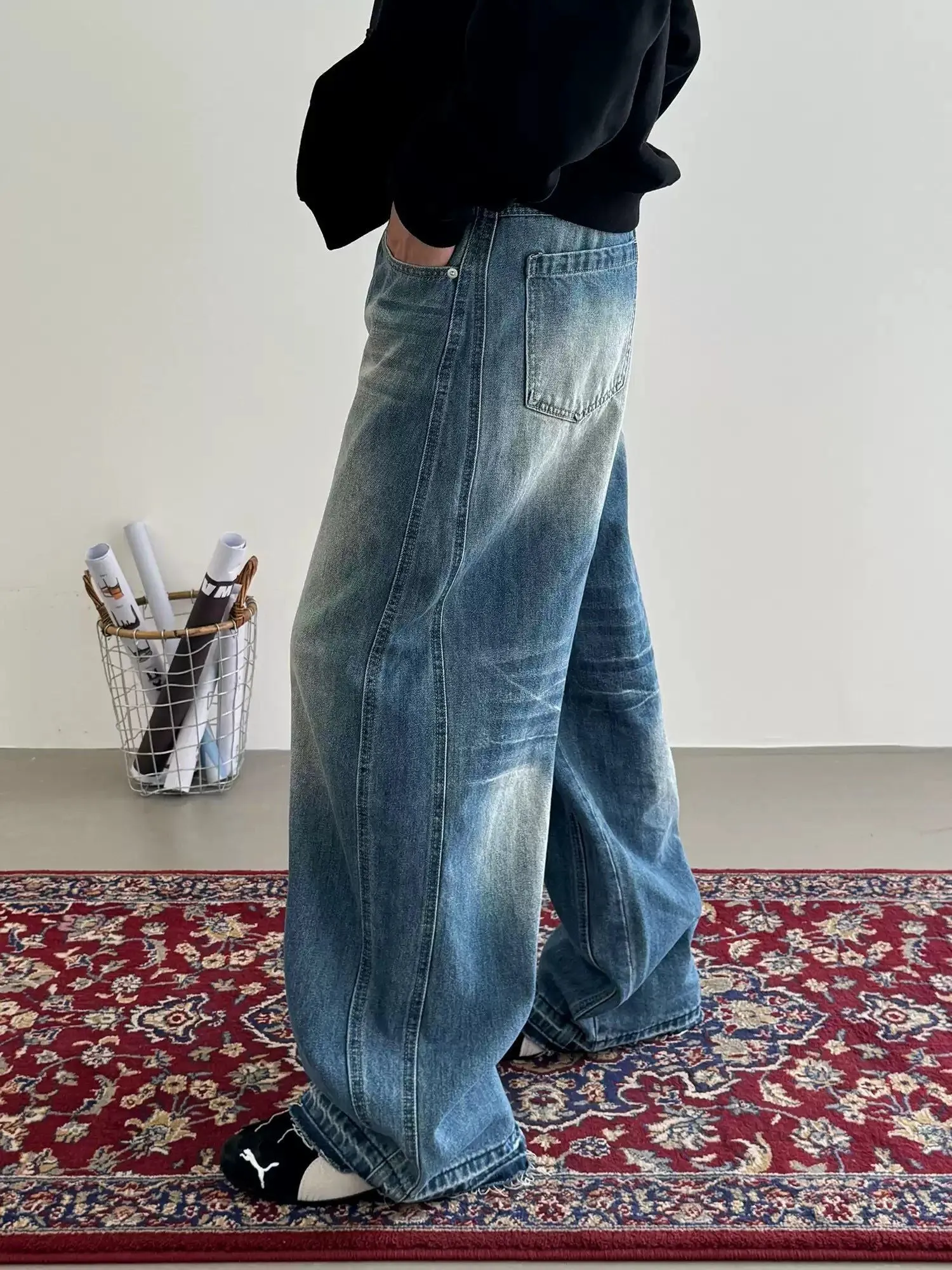 Nine Faded Multi-Seams Loose Jeans