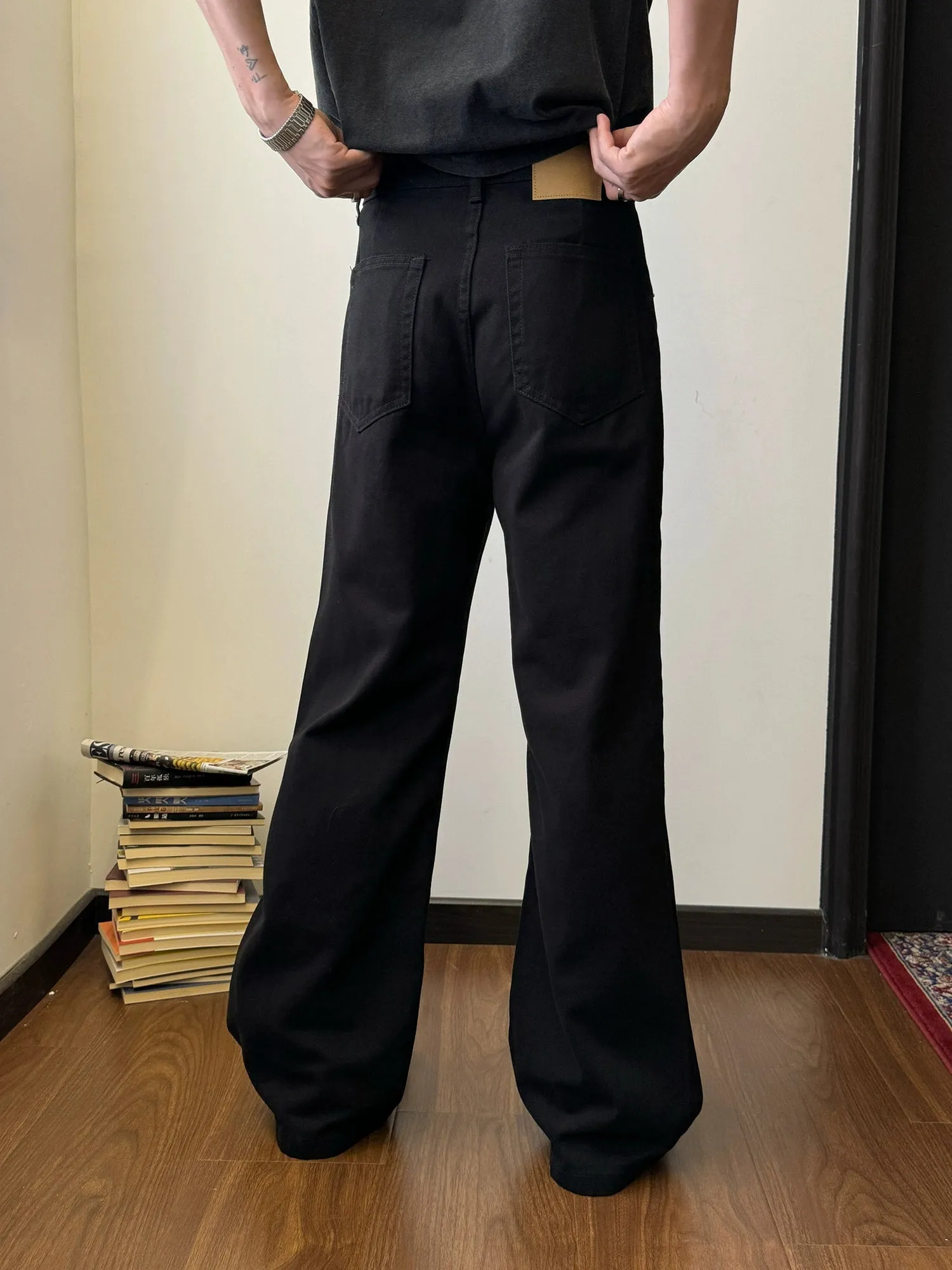 Nine Plain Loose Straight Fit Jeans