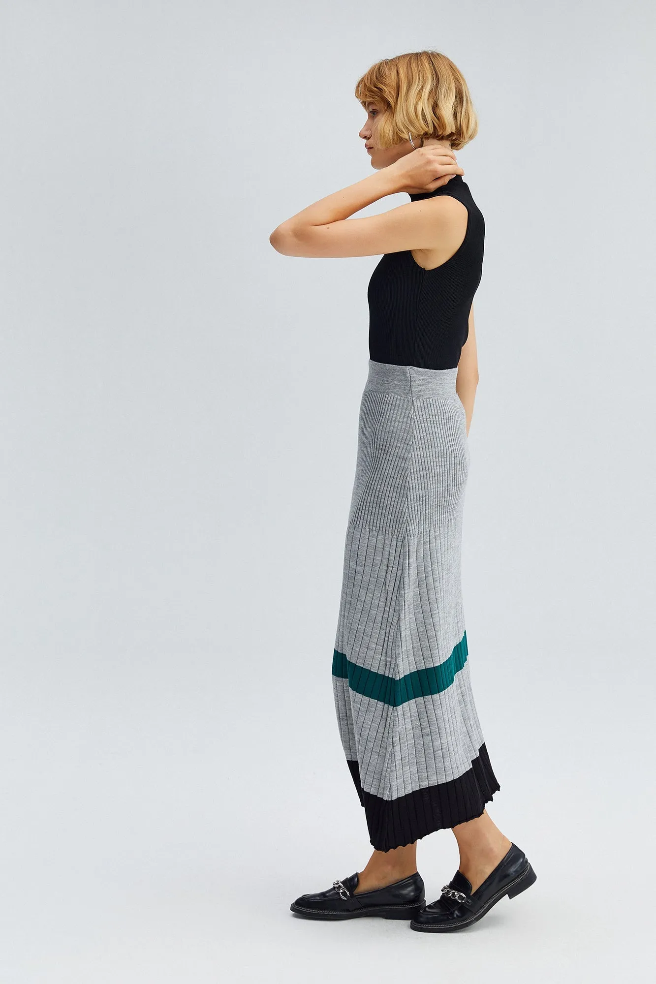 STRIPED KNITTING SKIRT