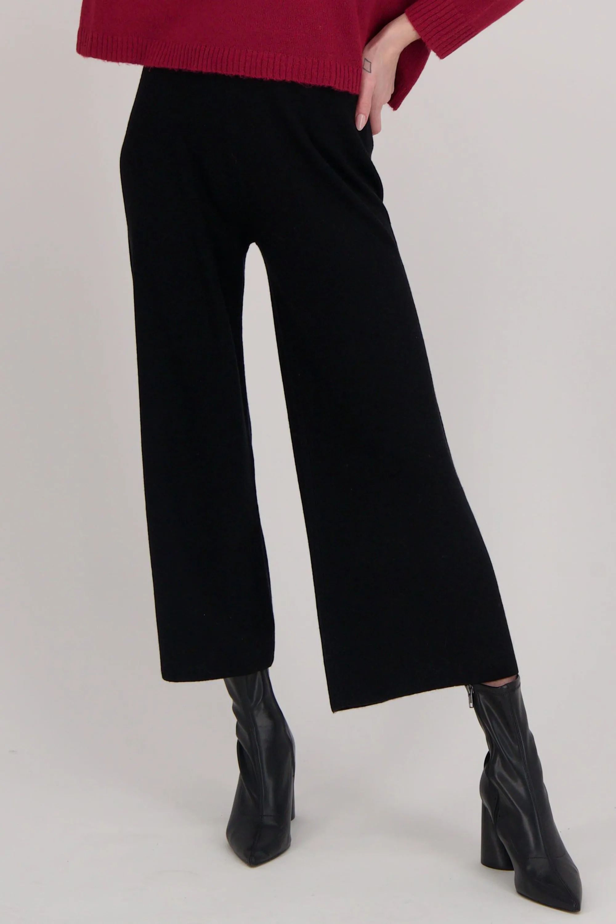 WIDE LEG KNIT PANT